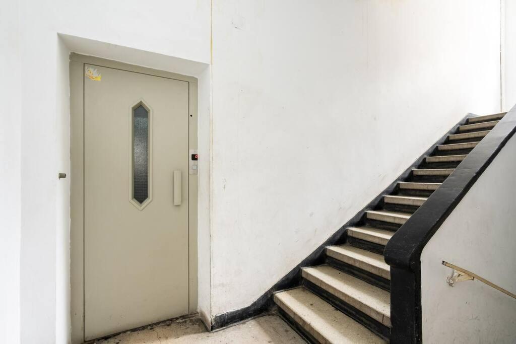Bright 2br Flat - Location - Amazing Balcony Apartment