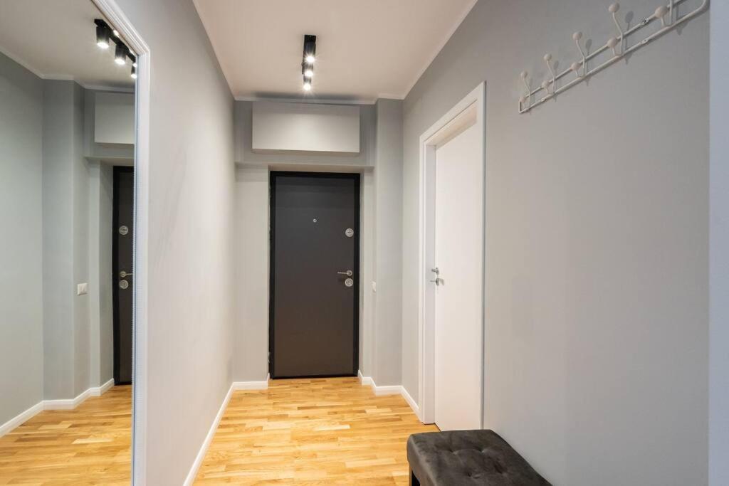 Bright 2br Flat - Location - Amazing Balcony Bukarest