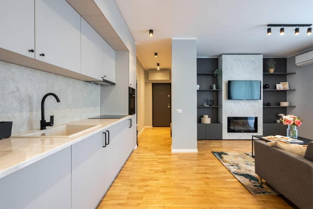 Bright 2br Flat - Location - Amazing Balcony Bucharest
