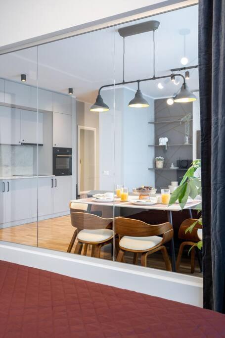 Bright 2br Flat - Location - Amazing Balcony Apartment Bukarest