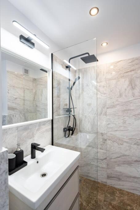Bright 2br Flat - Location - Amazing Balcony Bucharest