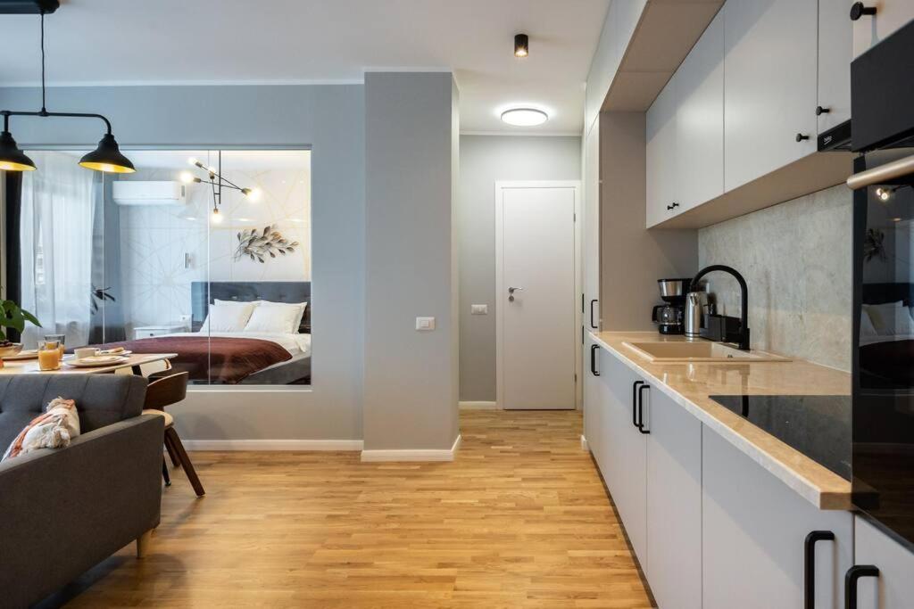 Apartment Bright 2br Flat - Location - Amazing Balcony *