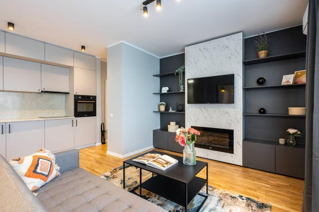 Bright 2br Flat - Location - Amazing Balcony Apartment Bucharest
