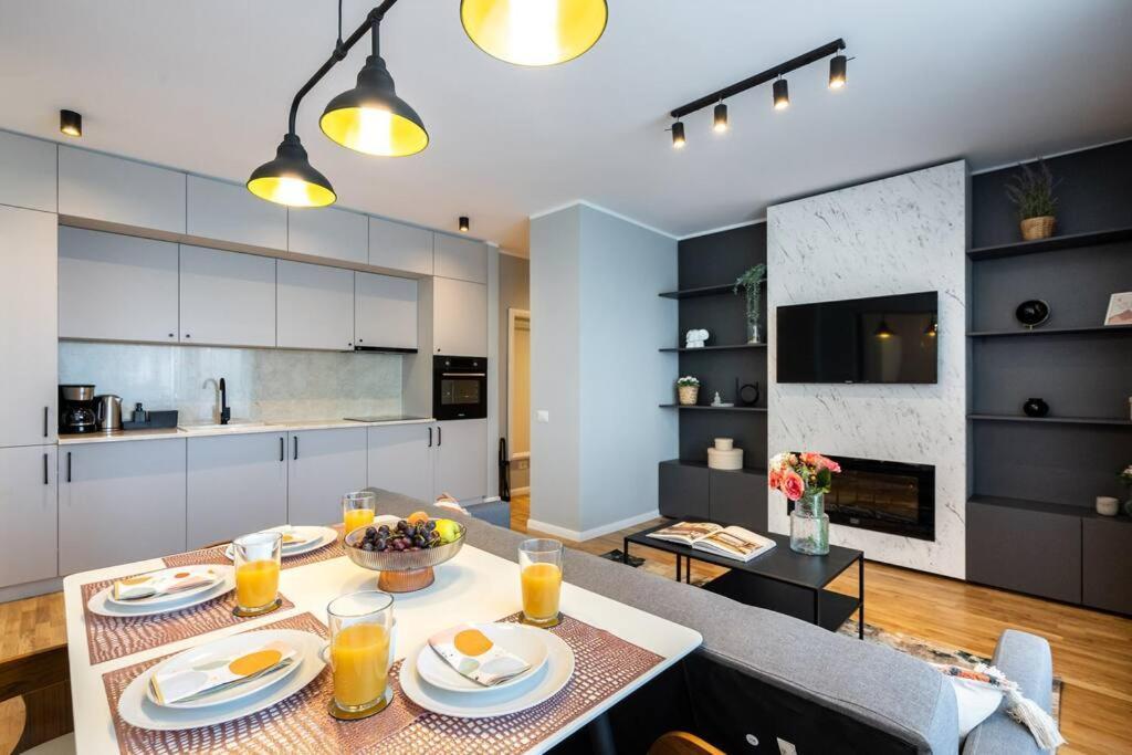 Bright 2br Flat - Location - Amazing Balcony
