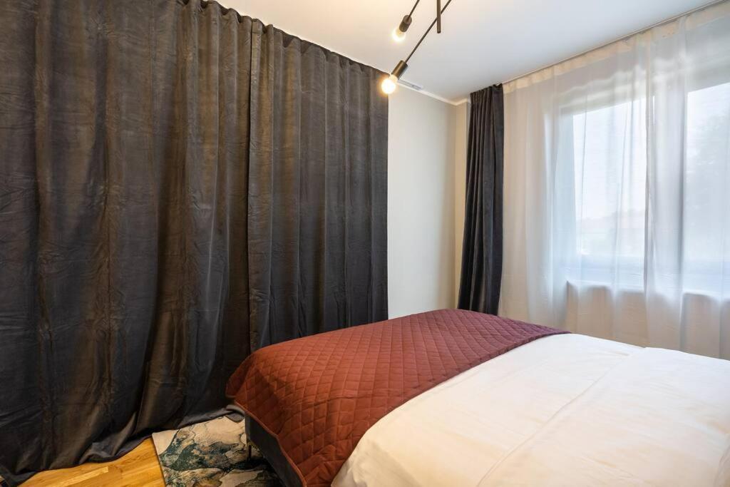 Appartamento Bright 2br Flat - Location - Amazing Balcony *